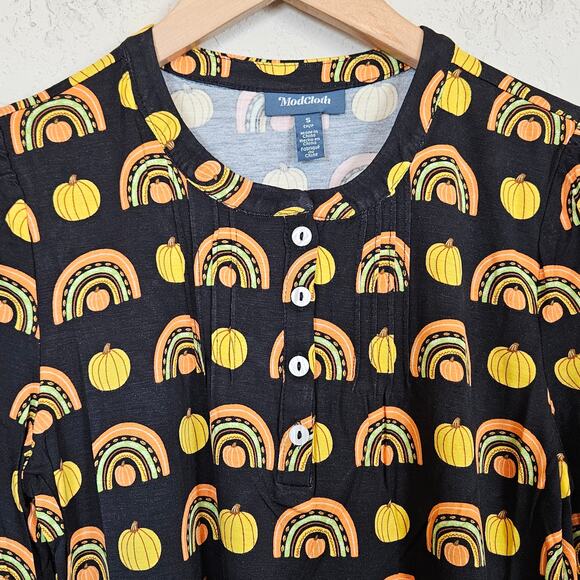 Modcloth Winning Them Over Short Sleeve Top Black Pumpkin Women's Small Casual - Picture 3 of 8